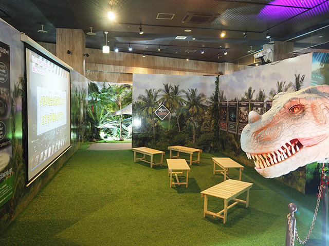 ダイナソーアドベンチャーツアー大恐竜パーク「映像やパネルの展示」/BIGHOPガーデンモール印西（千葉県）