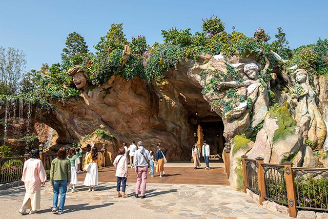 岩のトンネル|ファンタジースプリングス/東京ディズニーシー(千葉県/浦安市)