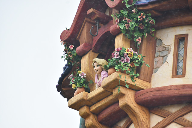 塔のてっぺんにいるラプンツェル|ファンタジースプリングス/東京ディズニーシー(千葉県/浦安市)