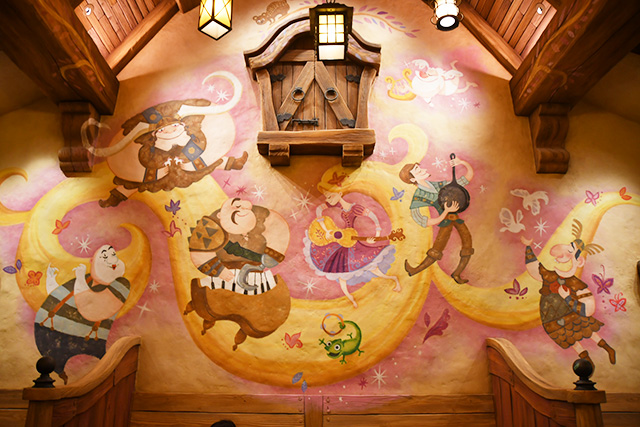 「スナグリーダックリング」店内の壁画|ファンタジースプリングス/東京ディズニーシー(千葉県/浦安市)