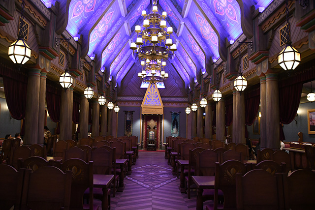 レストラン「アレンデール・ロイヤルバンケット」店内/東京ディズニーシー(千葉県/浦安市)