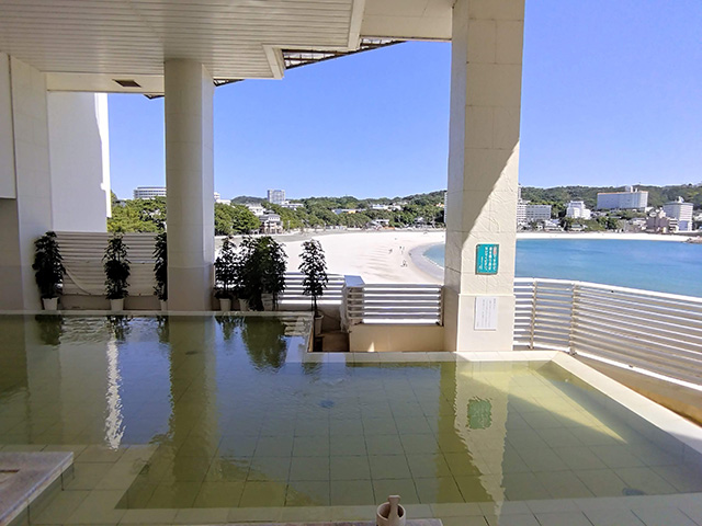 「眺望の湯　潮風」露天風呂/白良荘グランドホテル（和歌山県/白浜町）