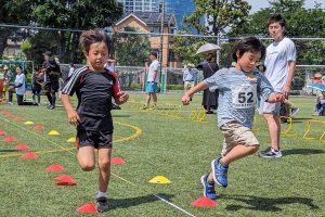 足が速くなる!小学生のかけっこ上達の3つのコツとは?「瞬足」開発協力の専門家による教室レポ