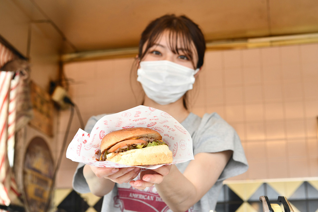 グルメバーガー/「MOTOR CAMP EXPO 2024」/ 大阪万博記念公園（大阪府/吹田市）