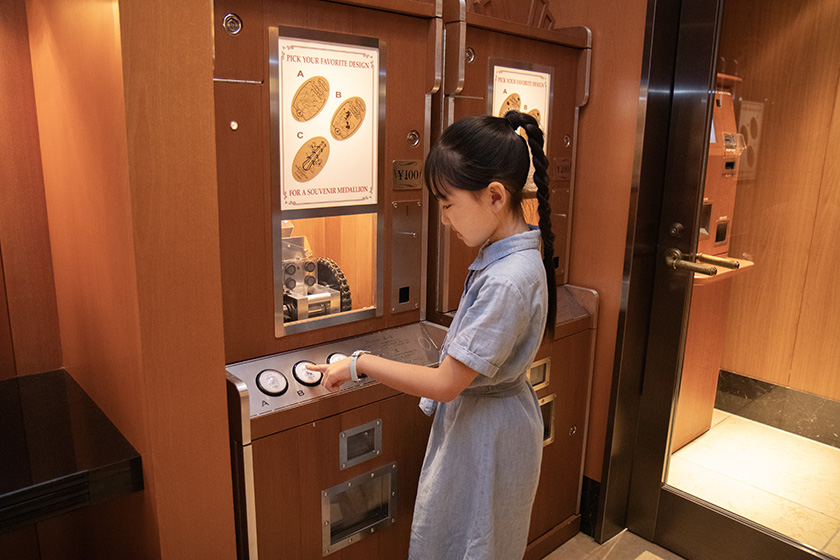 メダリオンメーカー/ディズニーアンバサダーホテル