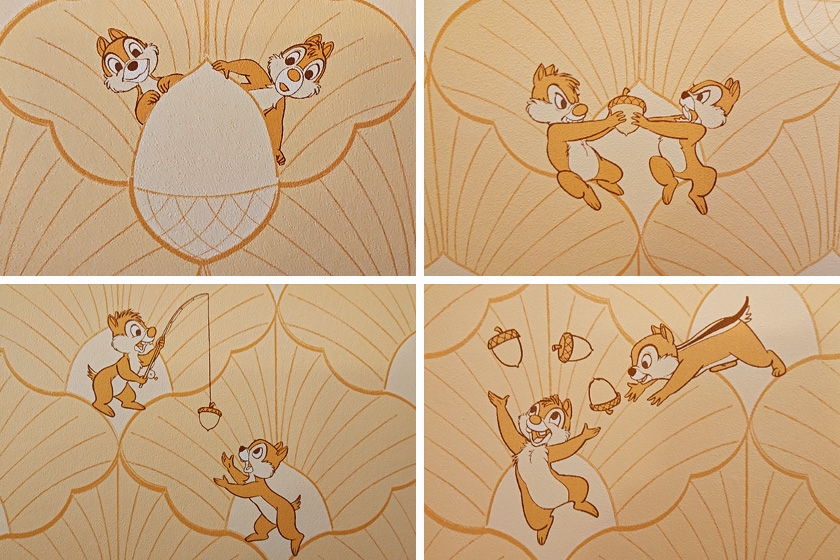 壁紙にはチップとデールが楽しそう遊ぶ様子/ディズニーアンバサダーホテル