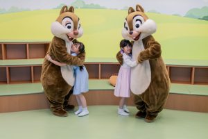 チップとデールにハグもできる/「チップとデールのプレイグラウンド」プラン