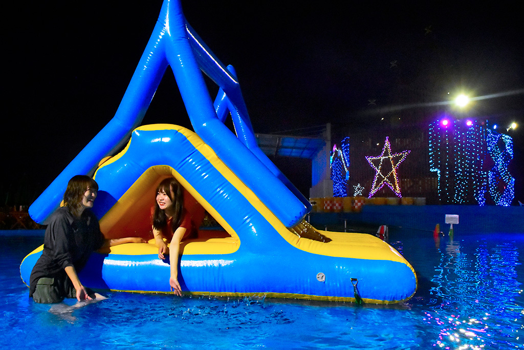 ウォーターランドぷるぷる「ナイトぷるぷる」/伊豆ぐらんぱる公園（静岡県/伊東市）