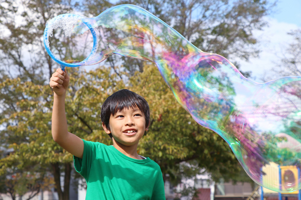 「大小シャボン玉作りで遊ぼう」イメージ/ロックハート城（群馬県／吾妻郡）