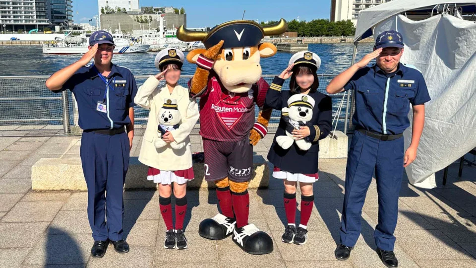 記念撮影の様子/マリンカーニバル神戸2024（兵庫県/神戸市）