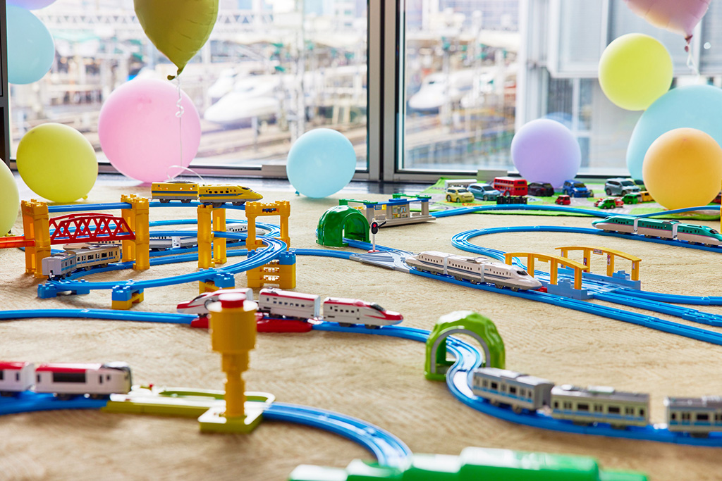 「トレインビュー&プラレールプラン」/フォーシーズンズホテル 丸の内東京(東京都/千代田区)