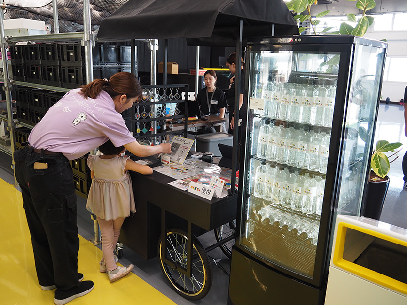 売店ではオリジナルグッズも販売/OSEBA（東京都八王子市）