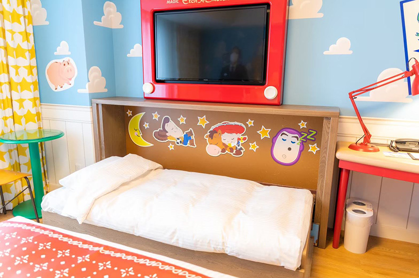 壁に収納するタイプのプルダウンベッドがある客室/東京ディズニーリゾート・トイ・ストーリーホテル(千葉県/浦安市)