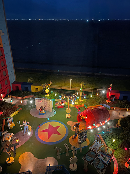「スクエアビュー」の客室から眺められる景色/東京ディズニーリゾート・トイ・ストーリーホテル(千葉県/浦安市)