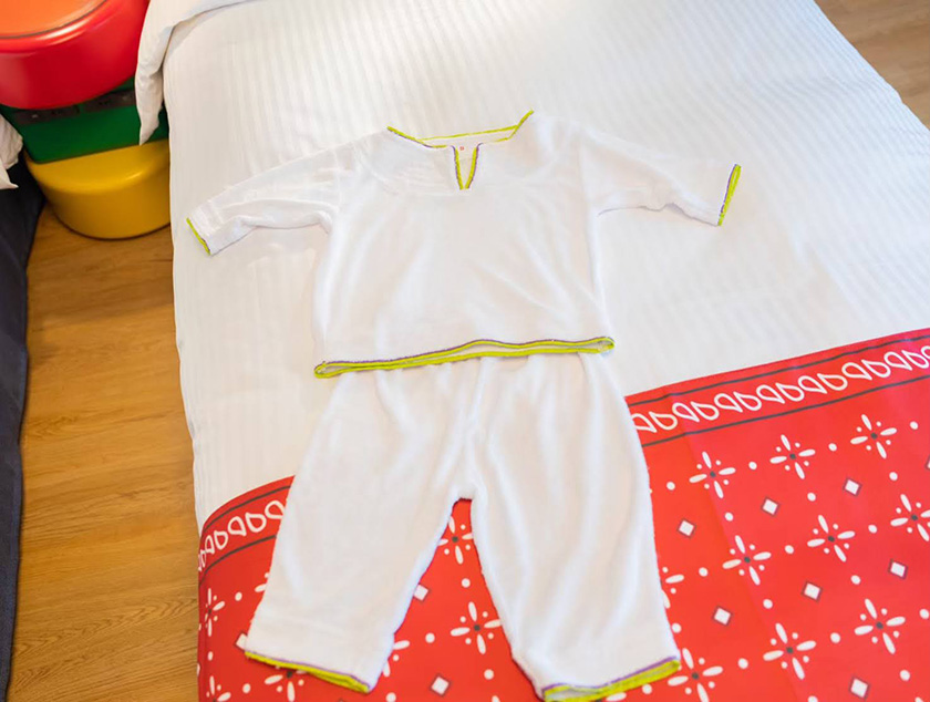 バズを思わせるデザインのパジャマ(子ども用)/東京ディズニーリゾート・トイ・ストーリーホテル(千葉県/浦安市)