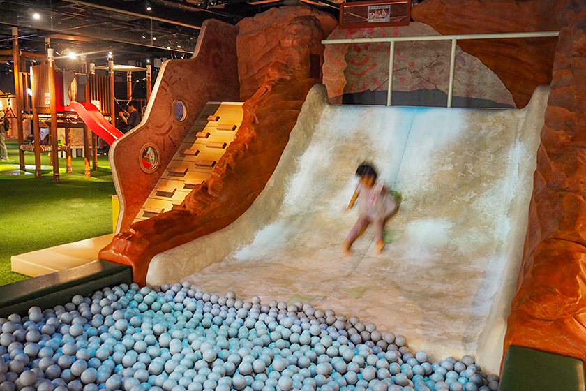 「ドドドの滝」/屋内・冒険の島 ドコドコ（東京都/立川市）