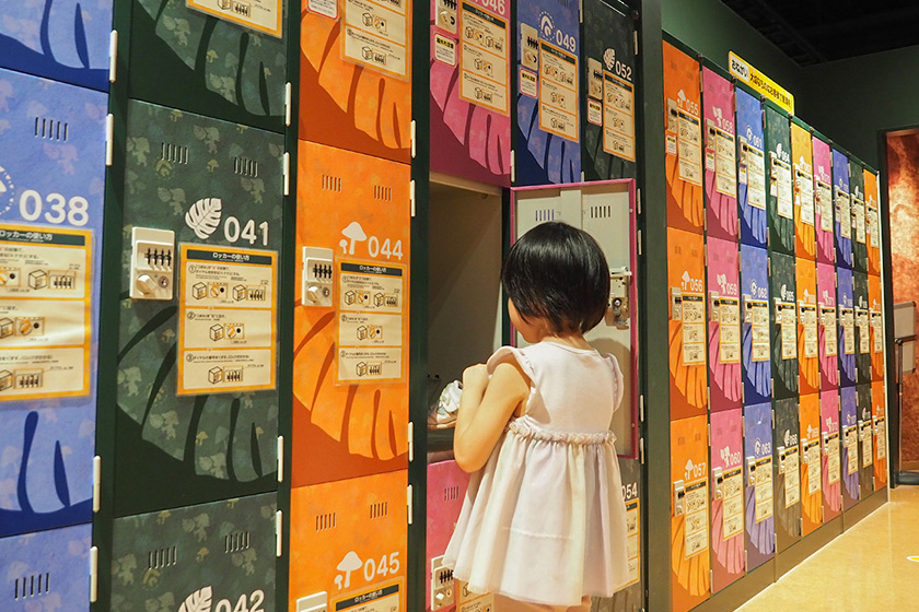 入口すぐのコインロッカー/屋内・冒険の島 ドコドコ（東京都/立川市）