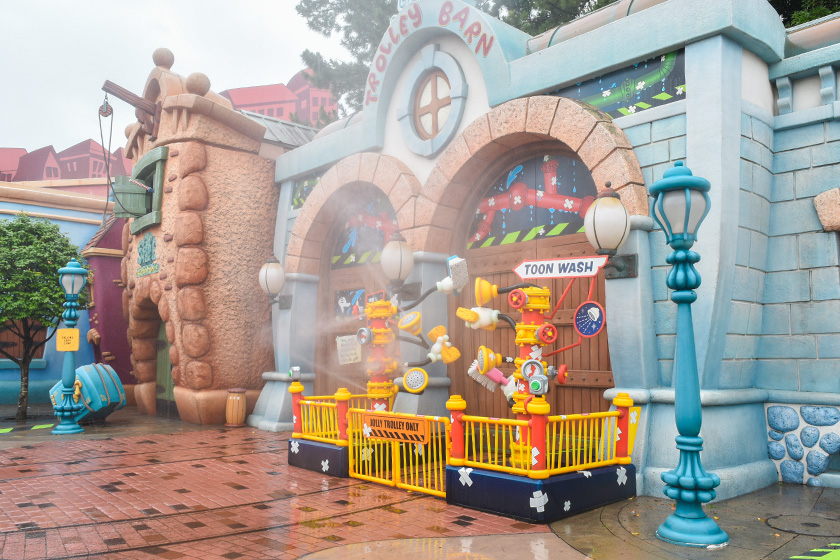 トゥーンタウンのジョリートロリーの車庫/ディズニーランド2024年夏
