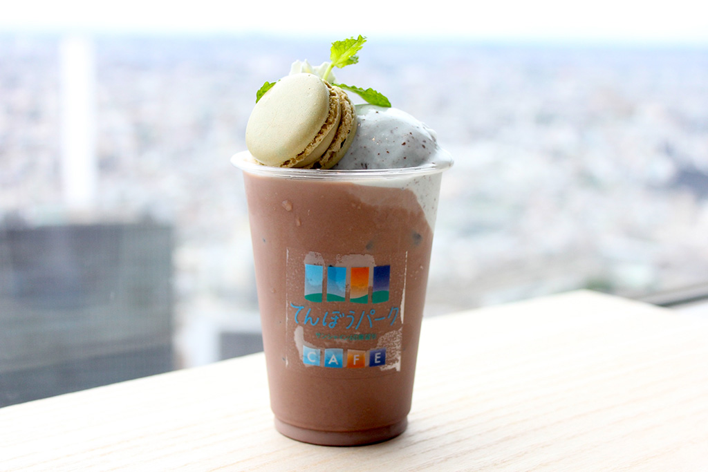 てんぼうパークCAFEのチョコミントとピーチ杏仁のひんやりドリンク/サンシャイン60展望台（東京都/豊島区）