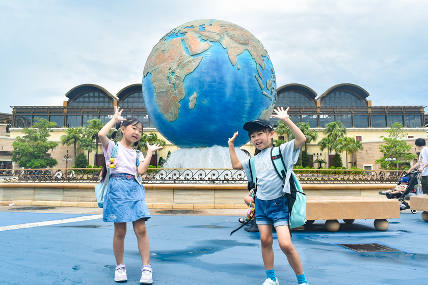 アクアスフィアと記念撮影/東京ディズニーシー