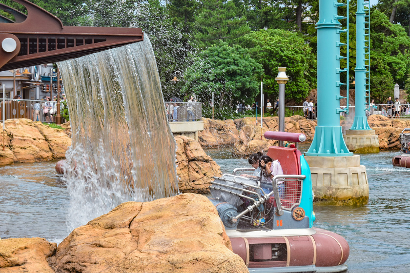 アクアトピアの“びしょ濡れ”バージョンと滝/東京ディズニーシー2024年夏