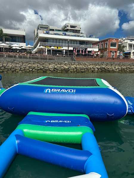 海の上でのトランポリン/シーパーク北谷(沖縄県中頭郡北谷町)