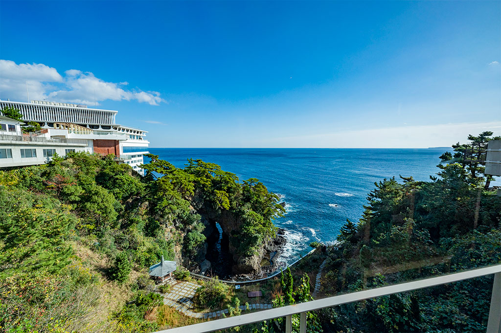 熱海の温泉宿「ホテルニューアカオ」に2人の子を連れて宿泊した感想は？ 徹底取材レポート