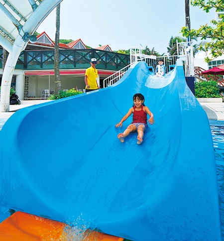 ルネッサンス リゾートオキナワのウォータースライダー(沖縄県)