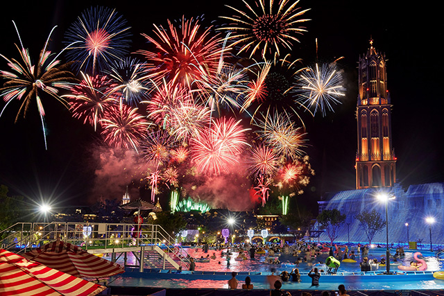 「サマーナイト花火」/ハウステンボス（長崎県/佐世保市）