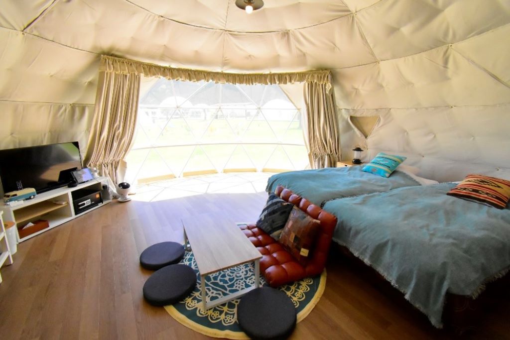 ドーム型テント客室内/伊豆グランヴィレッジグランピング （静岡県／伊東市）