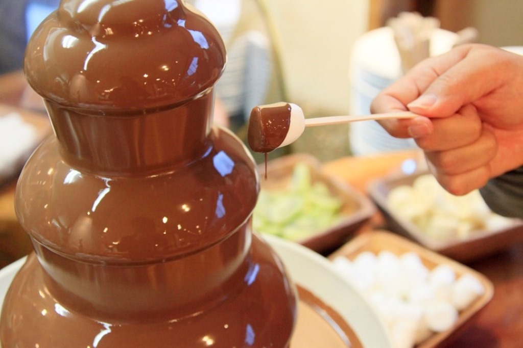夕食バイキングのチョコレートファウンデーション/ホテルサンバレー伊豆長岡 (静岡県/伊豆の国市)