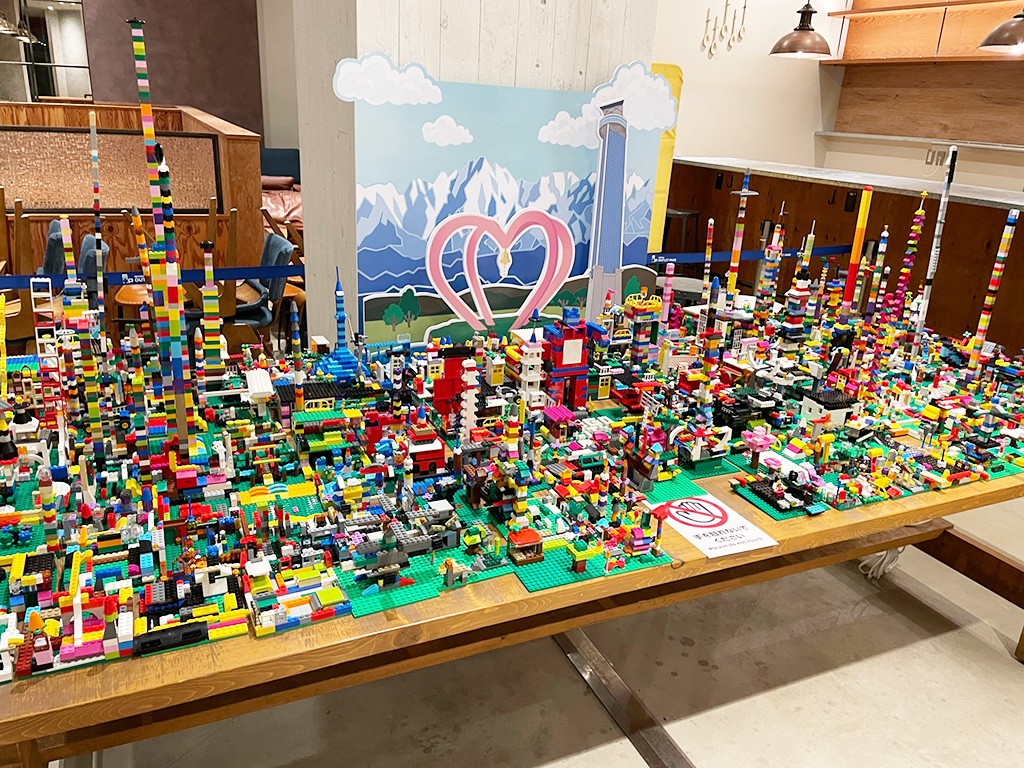 巨大なジオラマ/レゴ®アドベンチャーズ SUMMER 2024 in 三井アウトレットパーク（北海道・宮城県・埼玉県・千葉県・東京都・神奈川県・富山県・三重県・滋賀県・岡山県）
