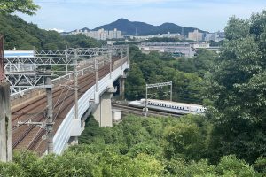 大阪・京都・兵庫で、無料で新幹線・電車がたくさん見られるスポット9選!駅や公園、神社など