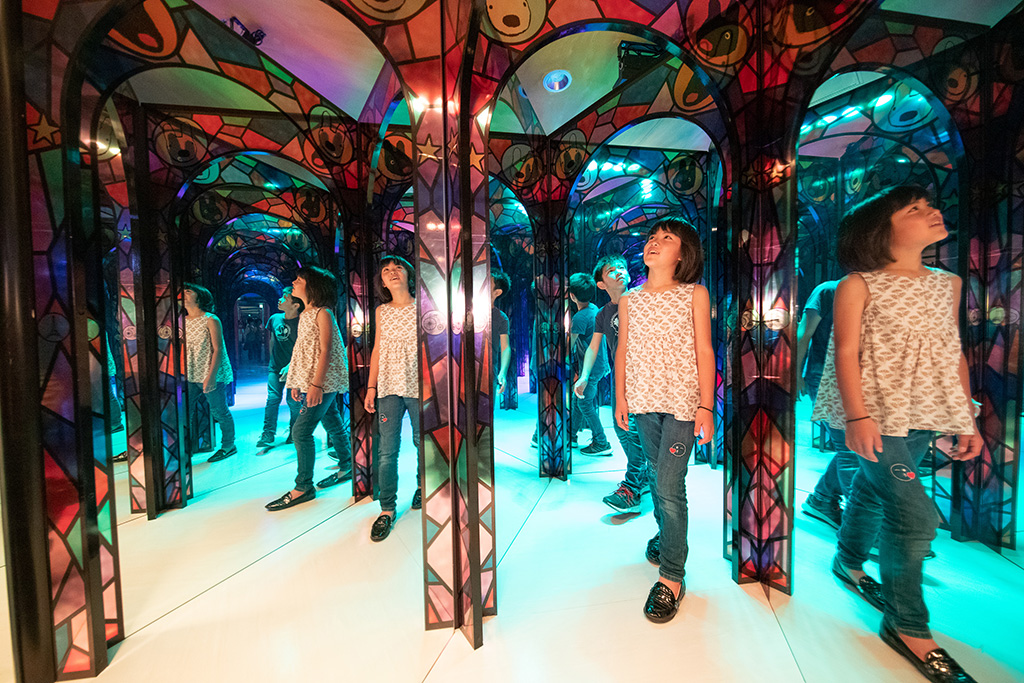 リサとガスパールのミラーメイズ~マジック・ショー/富士急ハイランド(山梨県/富士吉田市)