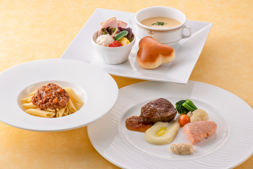 レストラン「ベッラヴィスタ・ラウンジ」のお子様メニュー「バンビーノコース」/東京ディズニーシー・ホテルミラコスタ（千葉県/浦安市）