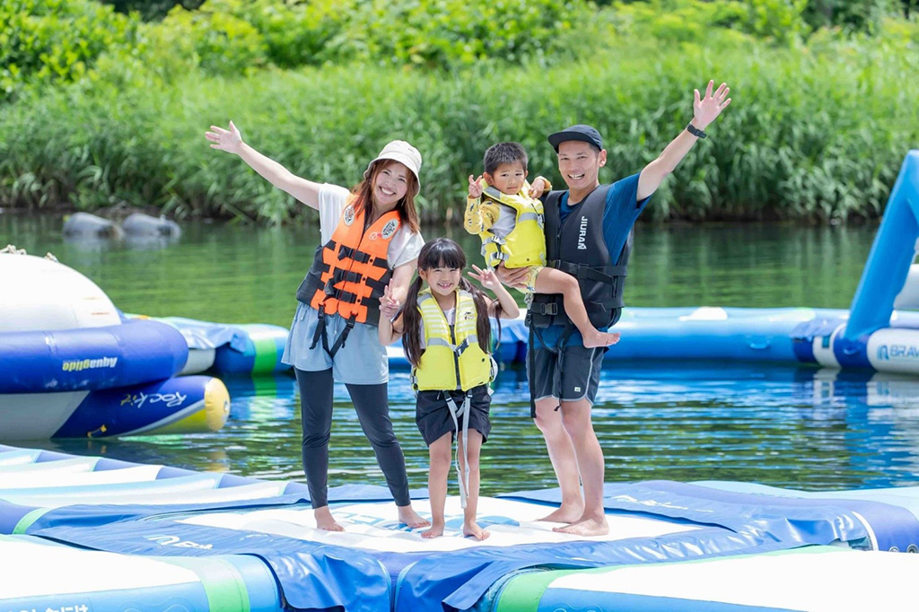 白馬つがいけWOW!「ポチャダス」のウォーターフロート/つがいけアウトドアビレッジ「サイクルパーク」（長野県/小谷村）