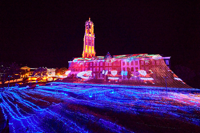 「光のオーロラガーデン」のクリスマスバージョン/ハウステンボス「光の街のクリスマス」（長崎県/佐世保市）