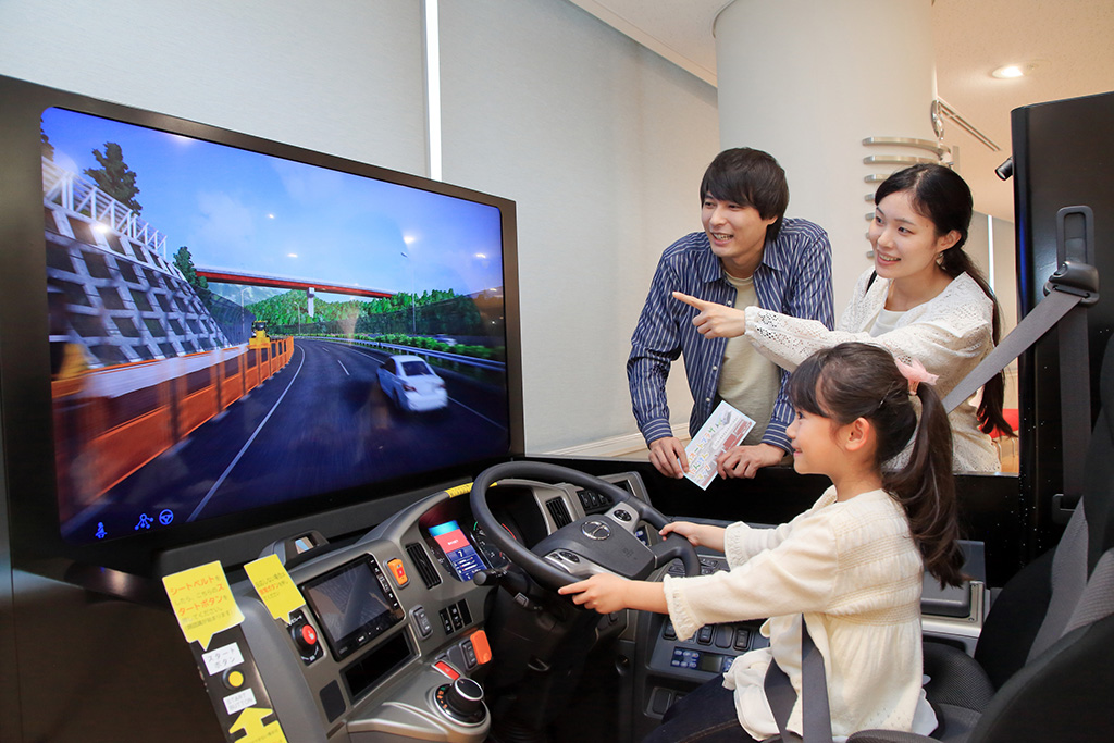 「EDSSシミュレーター」/日野オートプラザ（東京都/八王子市）