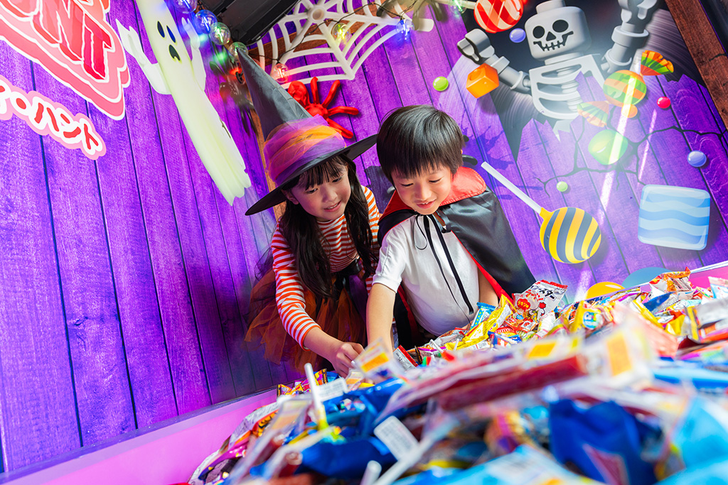 キャンディ・ステーション│2024ハロウィン「ブリック・オア・トリート」/レゴランドⓇ・ジャパン（愛知県/名古屋市）