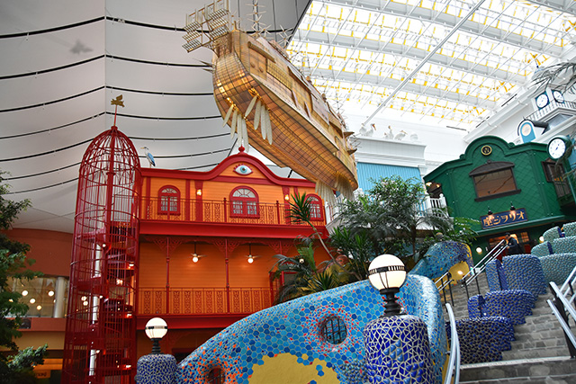 らせん階段の赤い塔/ジブリパーク（愛知県／長久手市）