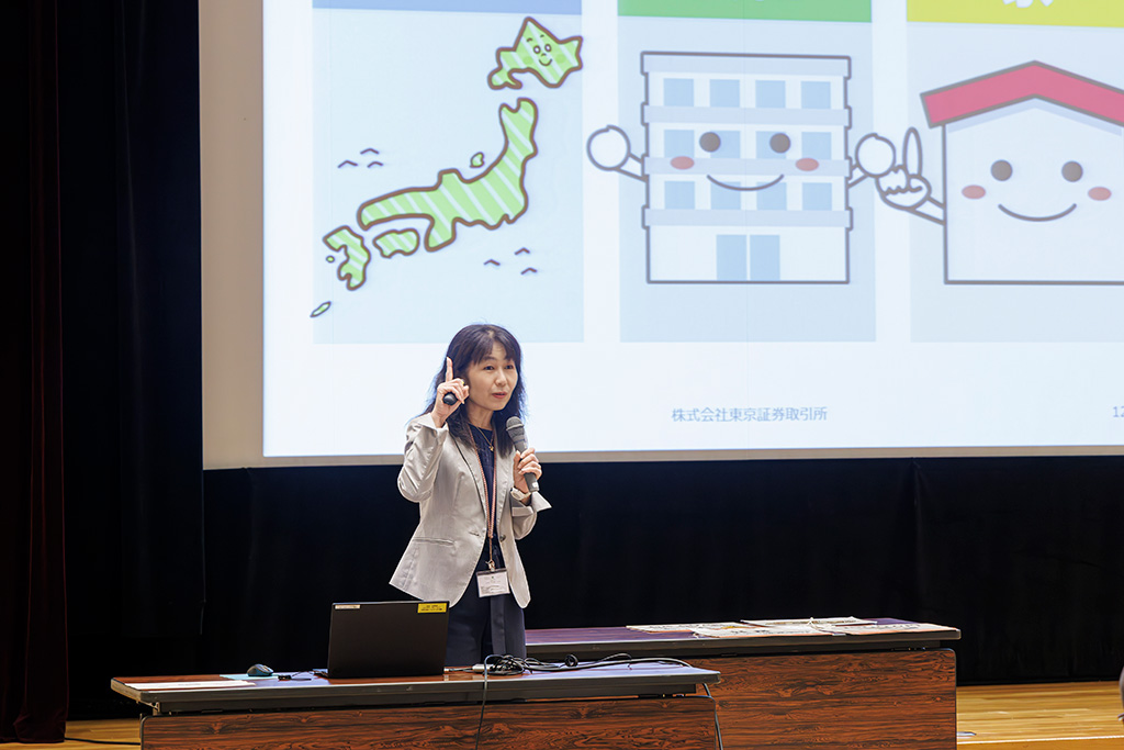 親子経済教室の様子/東京証券取引所(東京都/中央区)