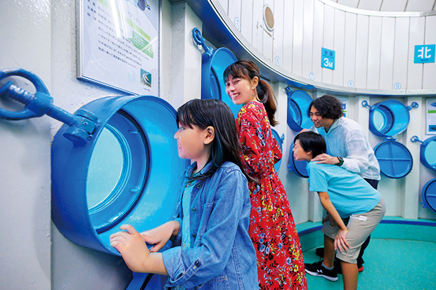 ブセナ海中公園／海中展望塔（沖縄県／名護市）