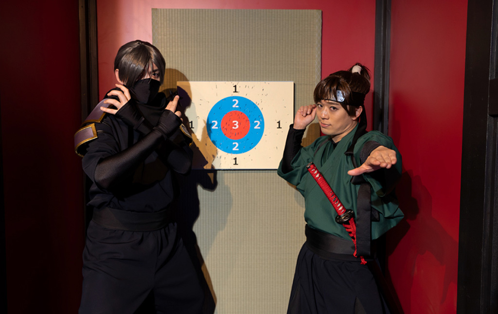 手裏剣の投げ方を教わり楽しく体験できる「ニンジャタウン」のアトラクション/ナンジャタウン(東京都/豊島区)