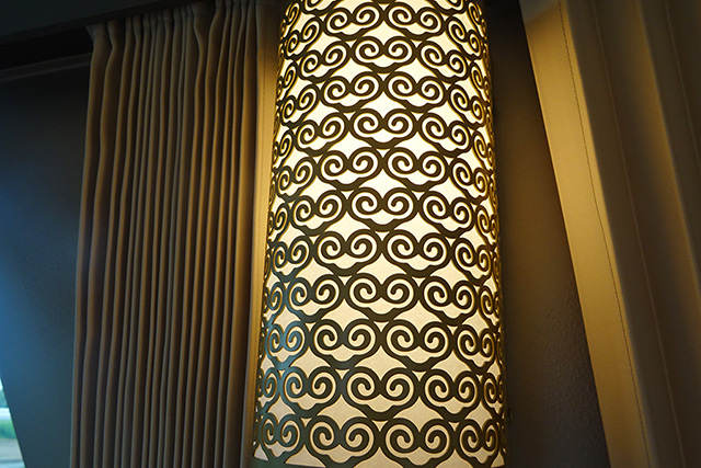 「グリ紋」柄の照明│スペーシアX「コックピットスイート」/東武鉄道(東京都)