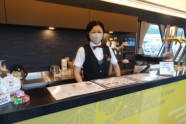 車内カフェ│スペーシアX「コックピットスイート」体験/東武鉄道(東京都)