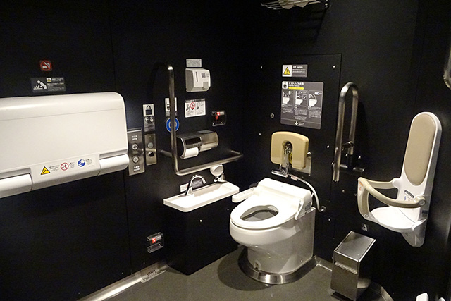 スペーシアX「多目的トイレ」体験/東武鉄道(東京都)