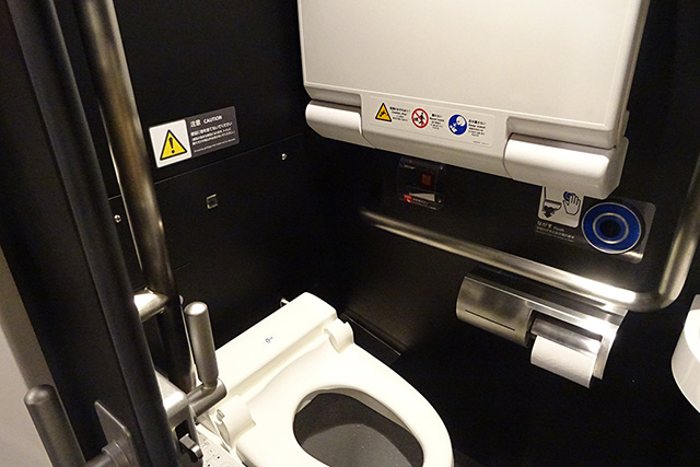 スペーシアX「個室トイレ」体験/東武鉄道(東京都)