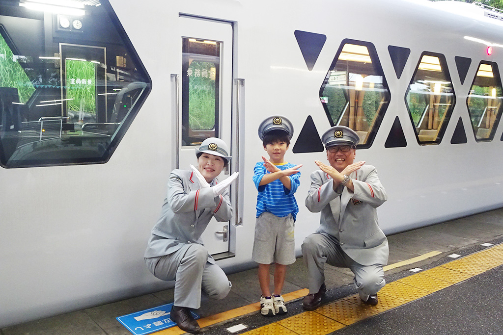 運転手さんと記念撮影│スペーシアX「コックピットスイート」体験/東武鉄道（東京都）