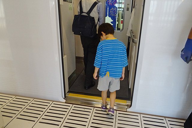 乗車する様子│スペーシアX「コックピットスイート」体験レポ/東武鉄道(東京都)