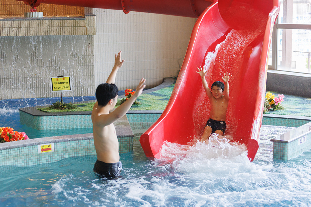 夏季限定の屋上プール/日光きぬ川ホテル三日月（栃木県／日光市）